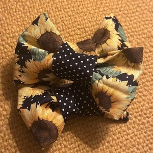 Dog bows for collars